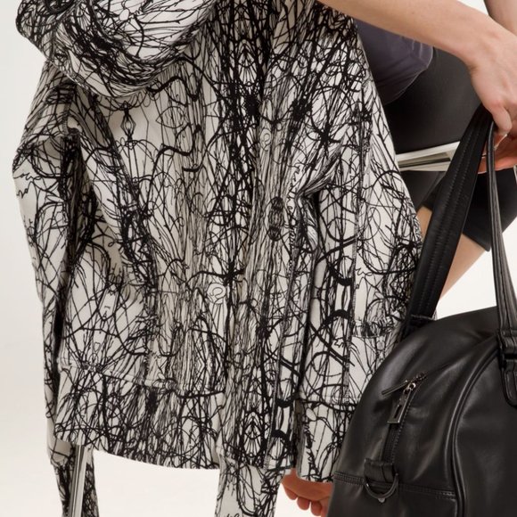 Lululemon Scuba Hoodie black white scribble print Size 6 - Picture 5 of 14